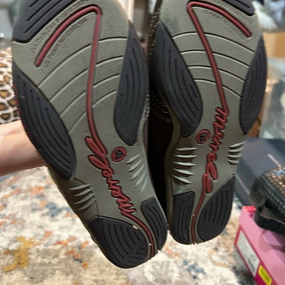 Merrell Women’s Brown Zipper Suede Shoes 6.5 - Picture 4 of 4